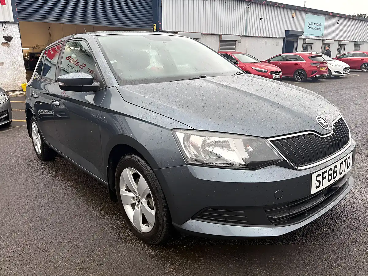 Used 2016 Skoda Fabia Se Grey - Interior and Exterior details 3