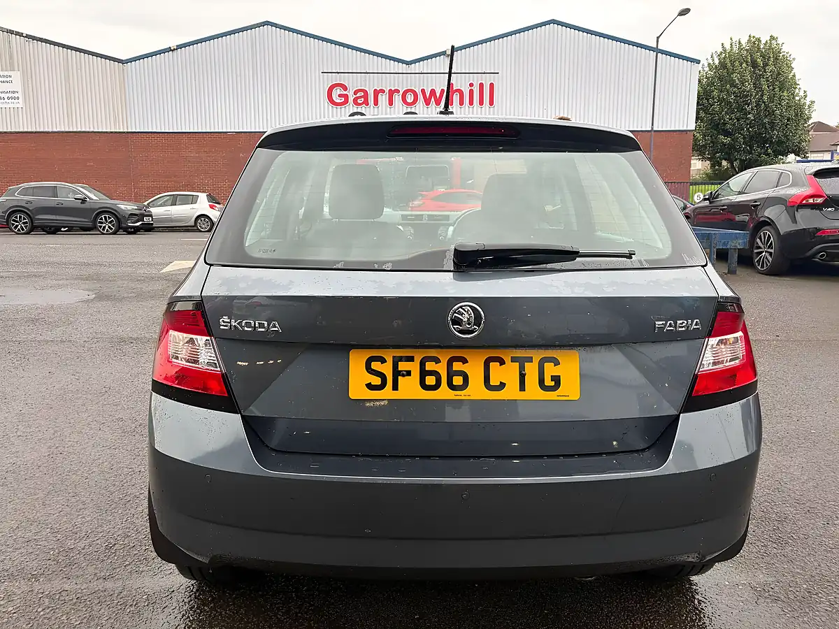 Used 2016 Skoda Fabia Se Grey - Interior and Exterior details 6