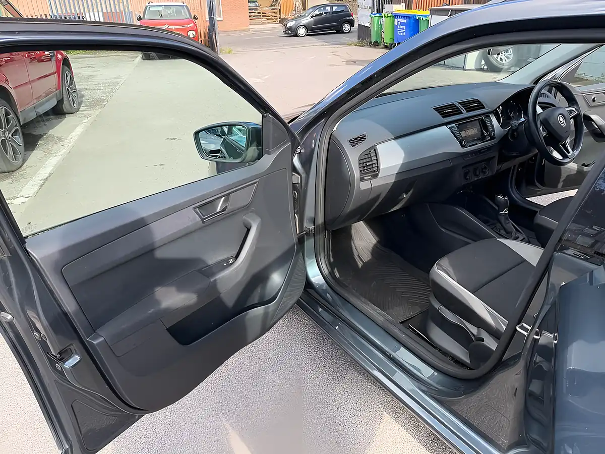 Used 2016 Skoda Fabia Se Grey - Interior and Exterior details 13