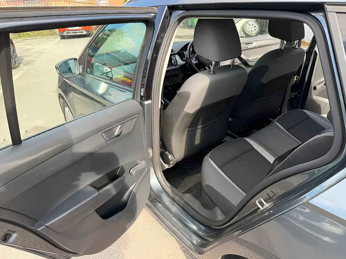 Used 2016 Skoda Fabia Se Grey - Interior and Exterior details 14