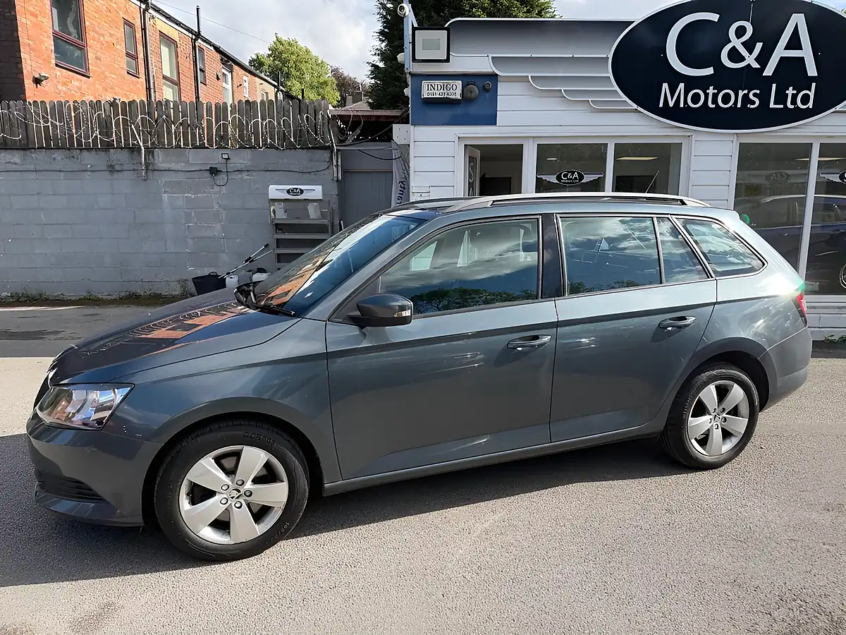 Used 2016 Skoda Fabia Se Grey - Interior and Exterior details 5