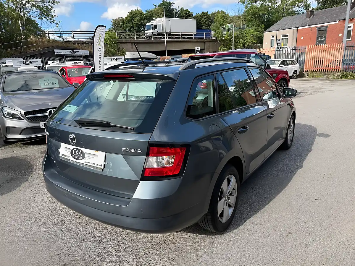 Used 2016 Skoda Fabia Se Grey - Interior and Exterior details 9