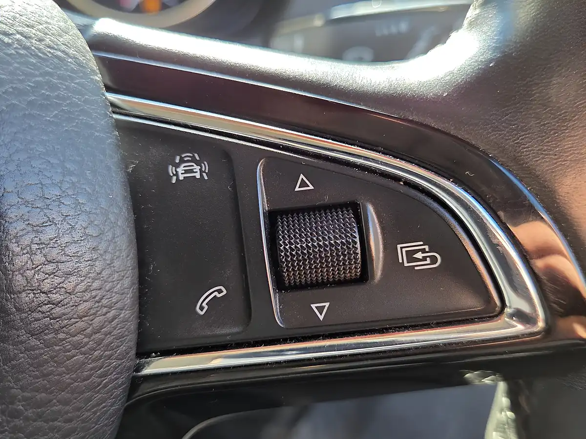 Used 2016 Skoda Fabia Se L Silver - Interior and Exterior details 14