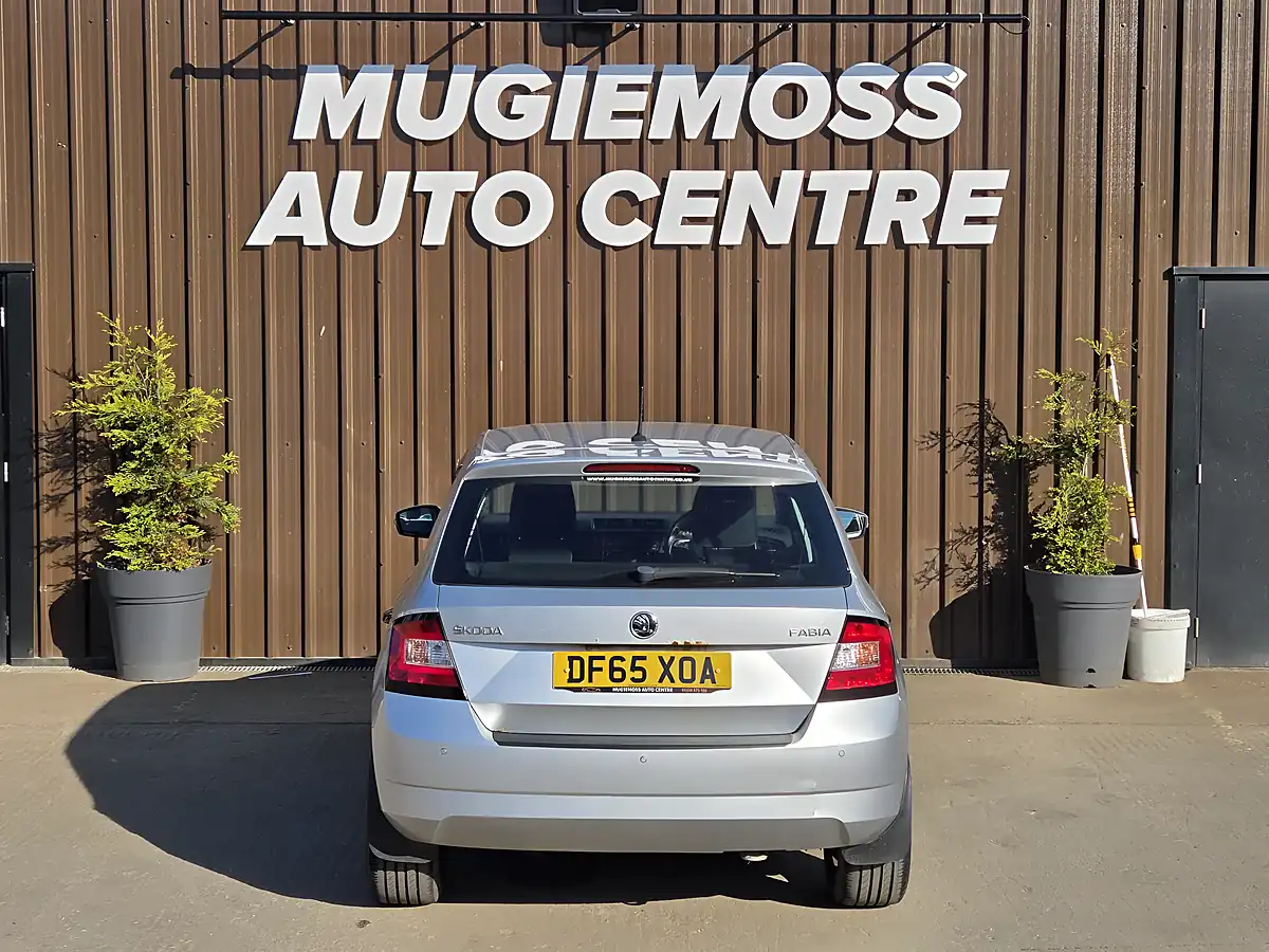 Used 2016 Skoda Fabia Se L Silver - Interior and Exterior details 5