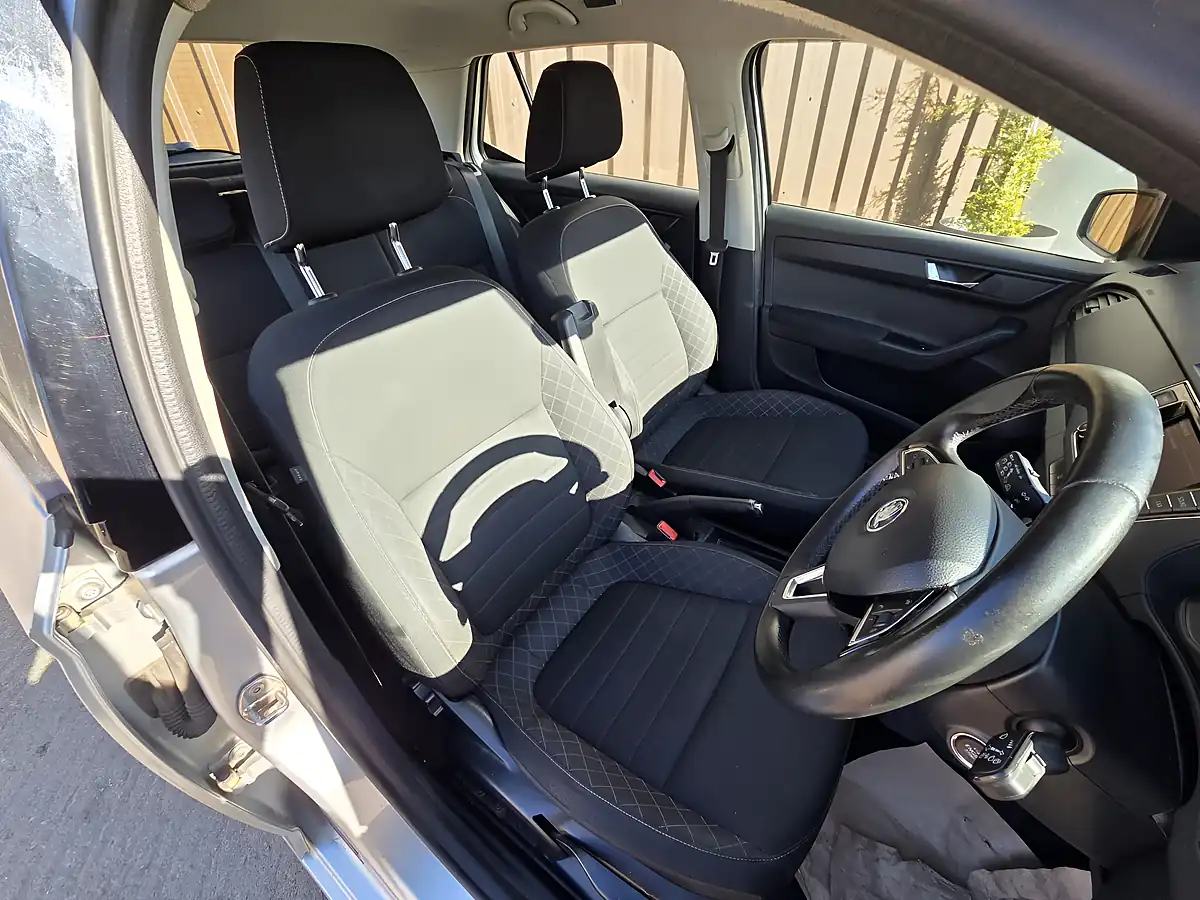Used 2016 Skoda Fabia Se L Silver - Interior and Exterior details 6
