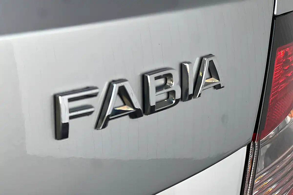 Used 2016 Skoda Fabia Se L Silver - Interior and Exterior details 11