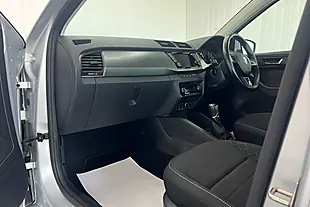 Used 2016 Skoda Fabia Se L Silver - Interior and Exterior details 12