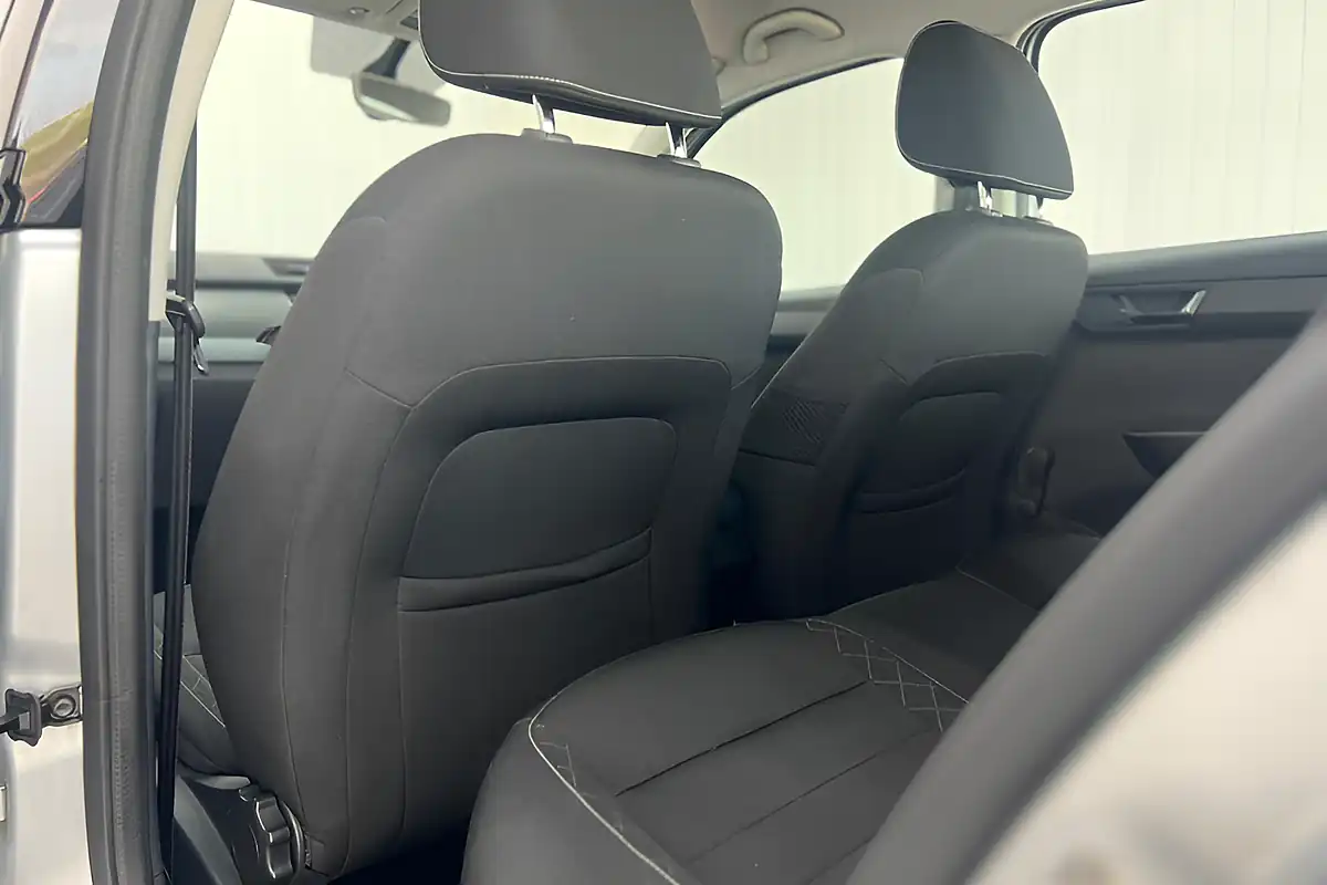 Used 2016 Skoda Fabia Se L Silver - Interior and Exterior details 13