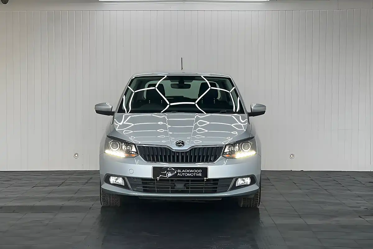 Used 2016 Skoda Fabia Se L Silver - Interior and Exterior details 4