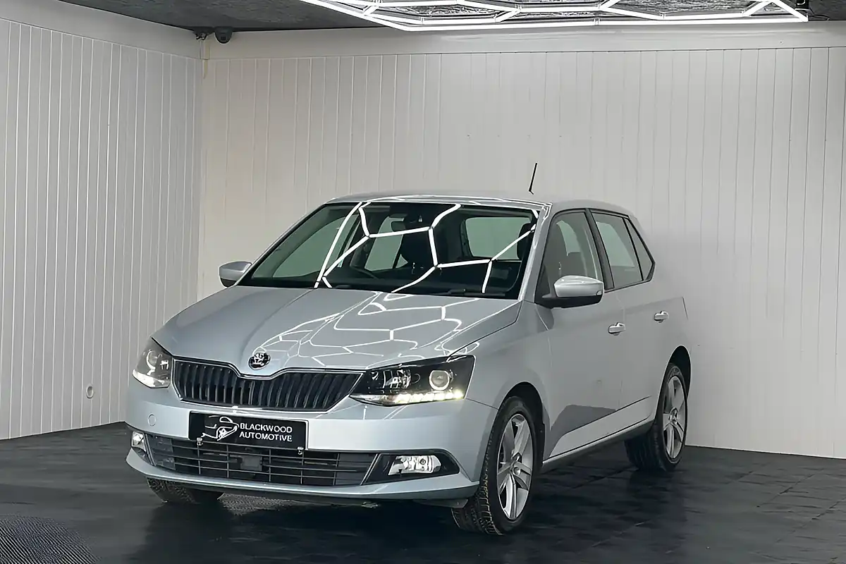 Used 2016 Skoda Fabia Se L Silver - Interior and Exterior details 5