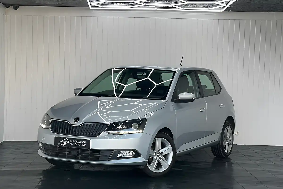 Used 2016 Skoda Fabia Se L Silver - Interior and Exterior details 7