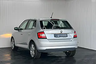 Used 2016 Skoda Fabia Se L Silver - Interior and Exterior details 9