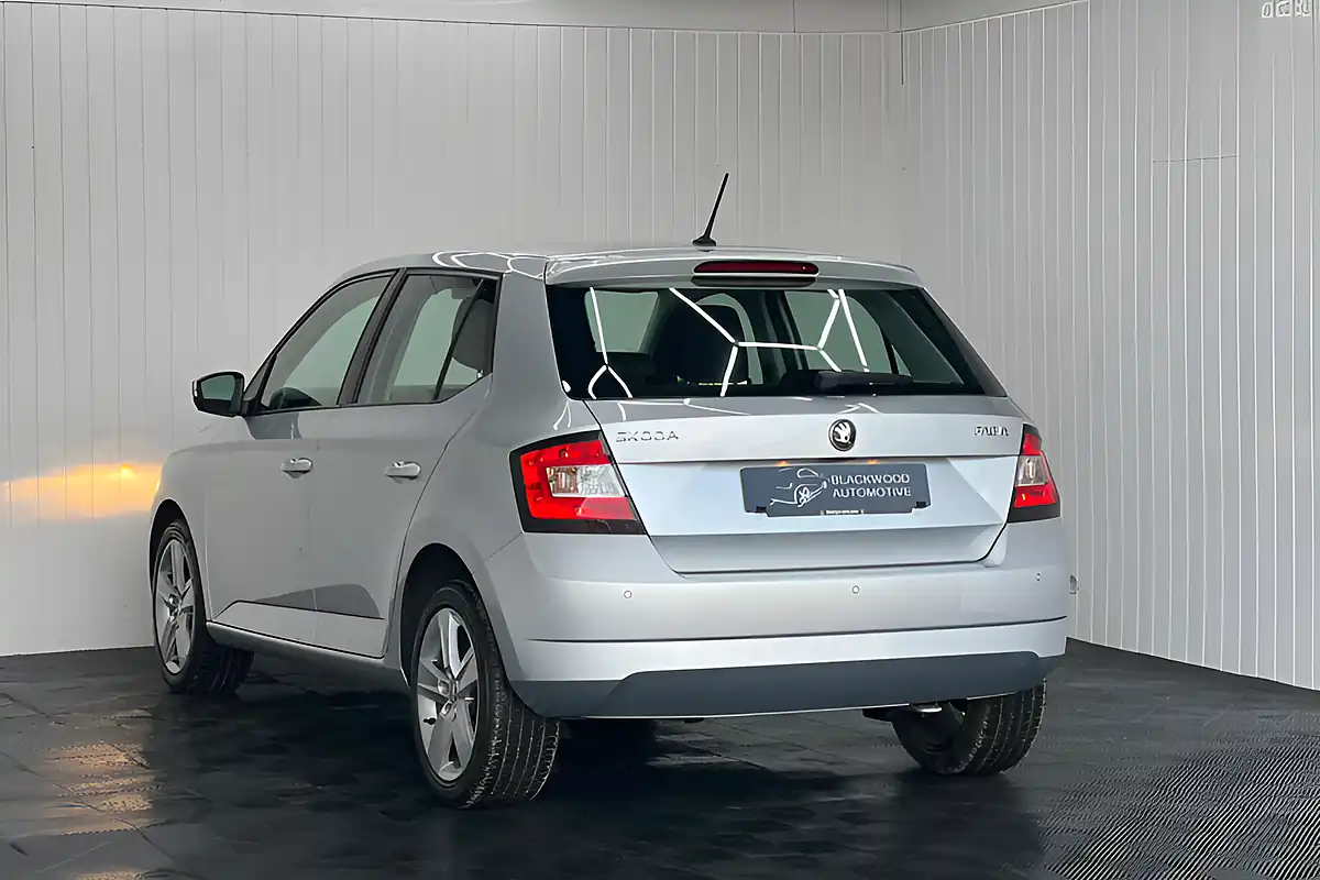 Used 2016 Skoda Fabia Se L Silver - Interior and Exterior details 9