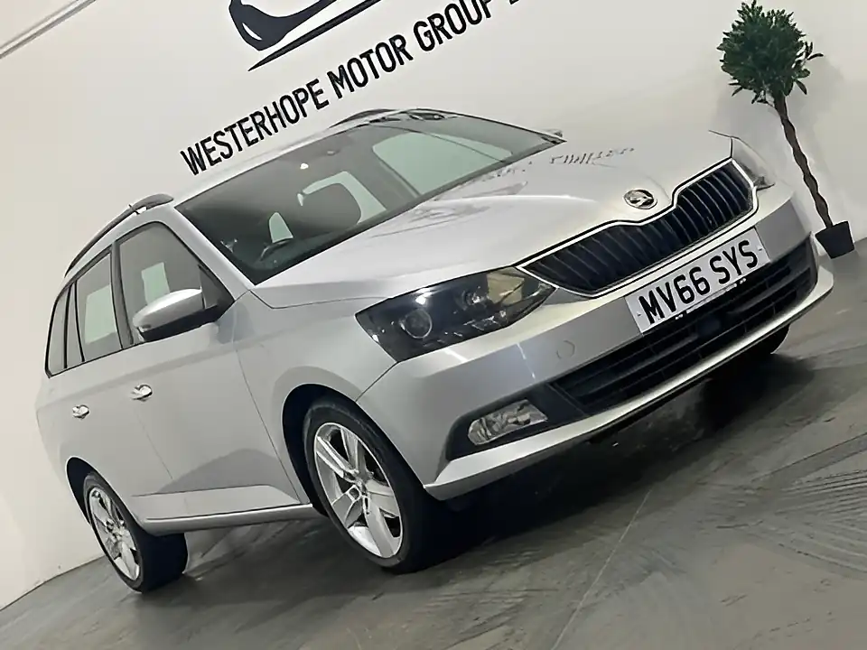 Used 2016 Skoda Fabia Se L Silver - Interior and Exterior details 12