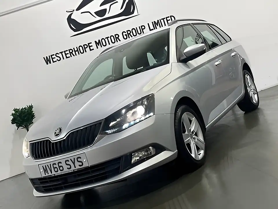Used 2016 Skoda Fabia Se L Silver - Interior and Exterior details 13