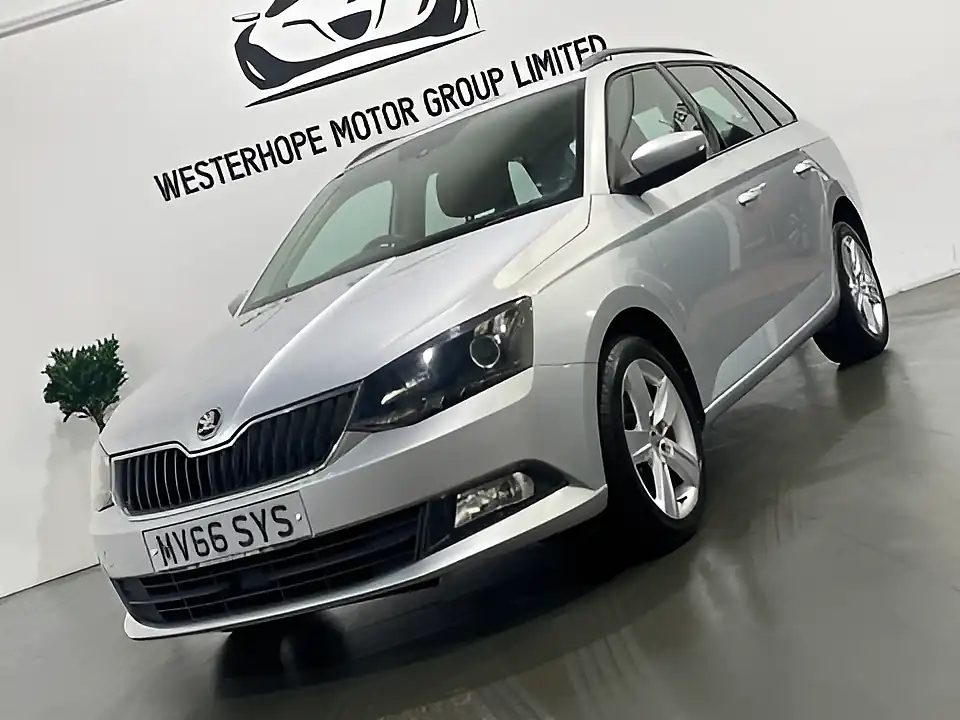 Used 2016 Skoda Fabia Se L Silver - Interior and Exterior details 15