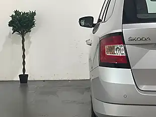 Used 2016 Skoda Fabia Se L Silver - Interior and Exterior details 17