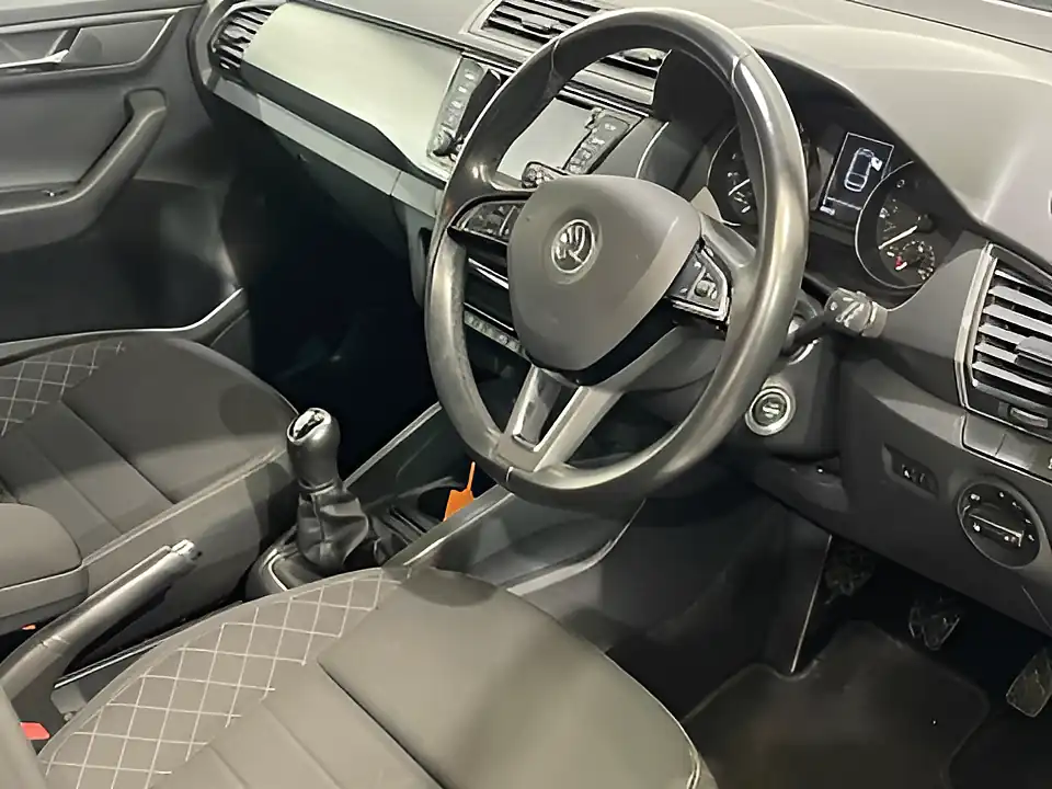 Used 2016 Skoda Fabia Se L Silver - Interior and Exterior details 3