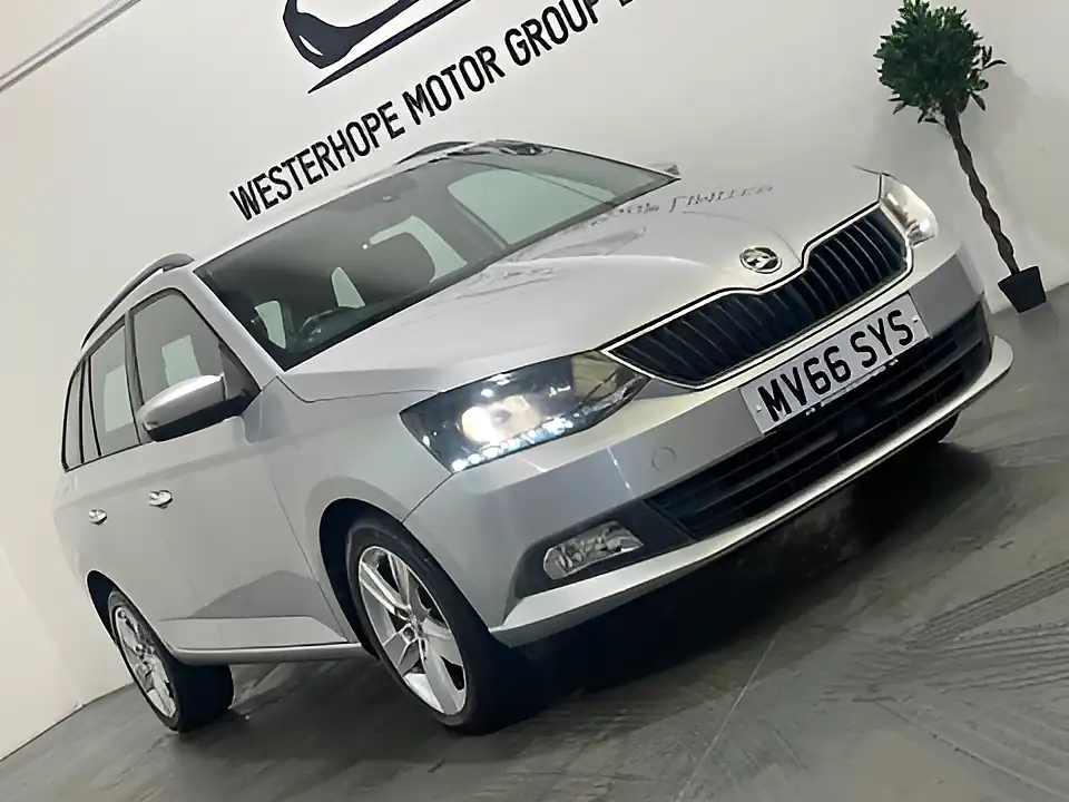 Used 2016 Skoda Fabia Se L Silver - Interior and Exterior details 9