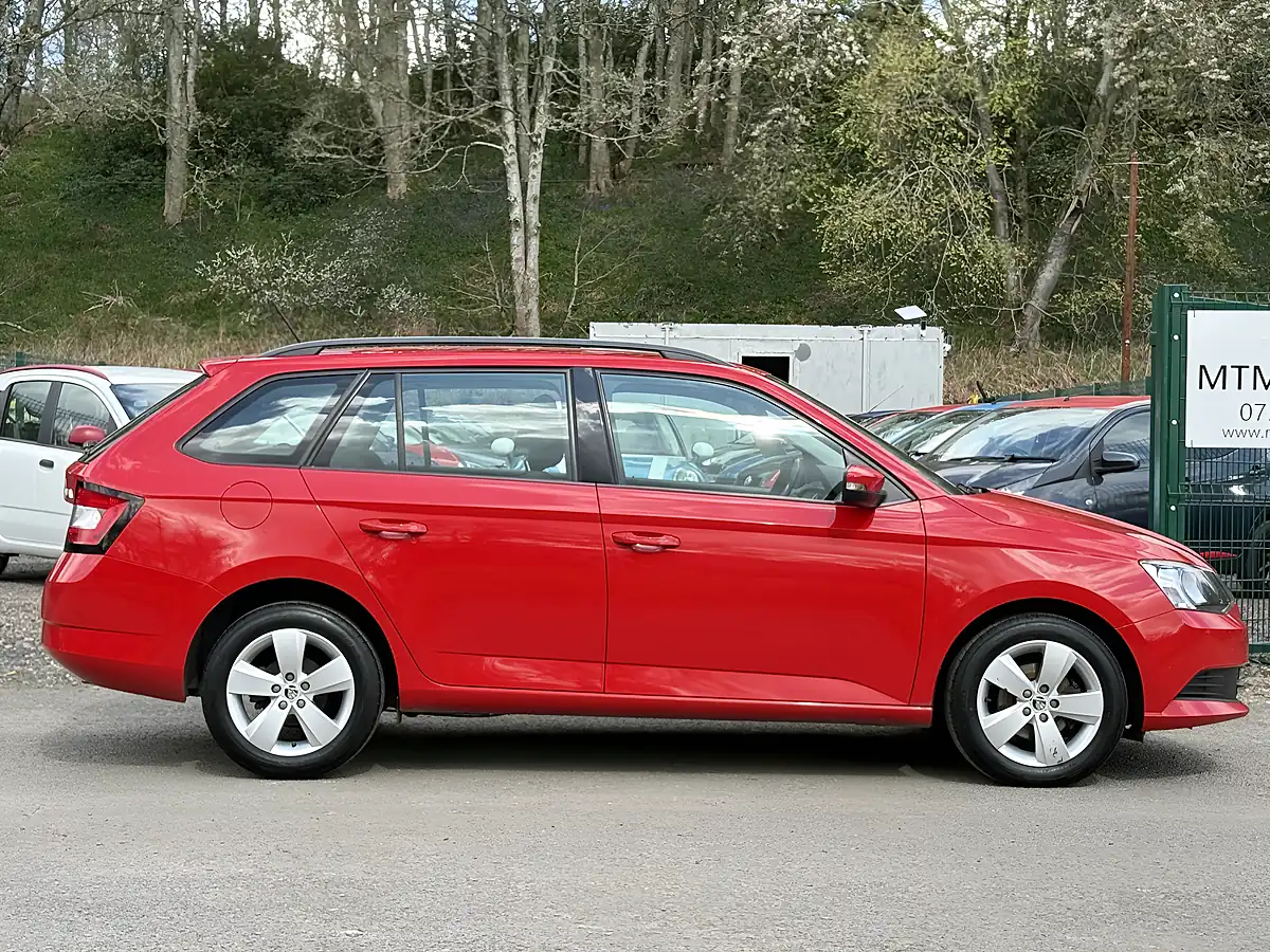 Used 2016 Skoda Fabia Se Red - Interior and Exterior details 5