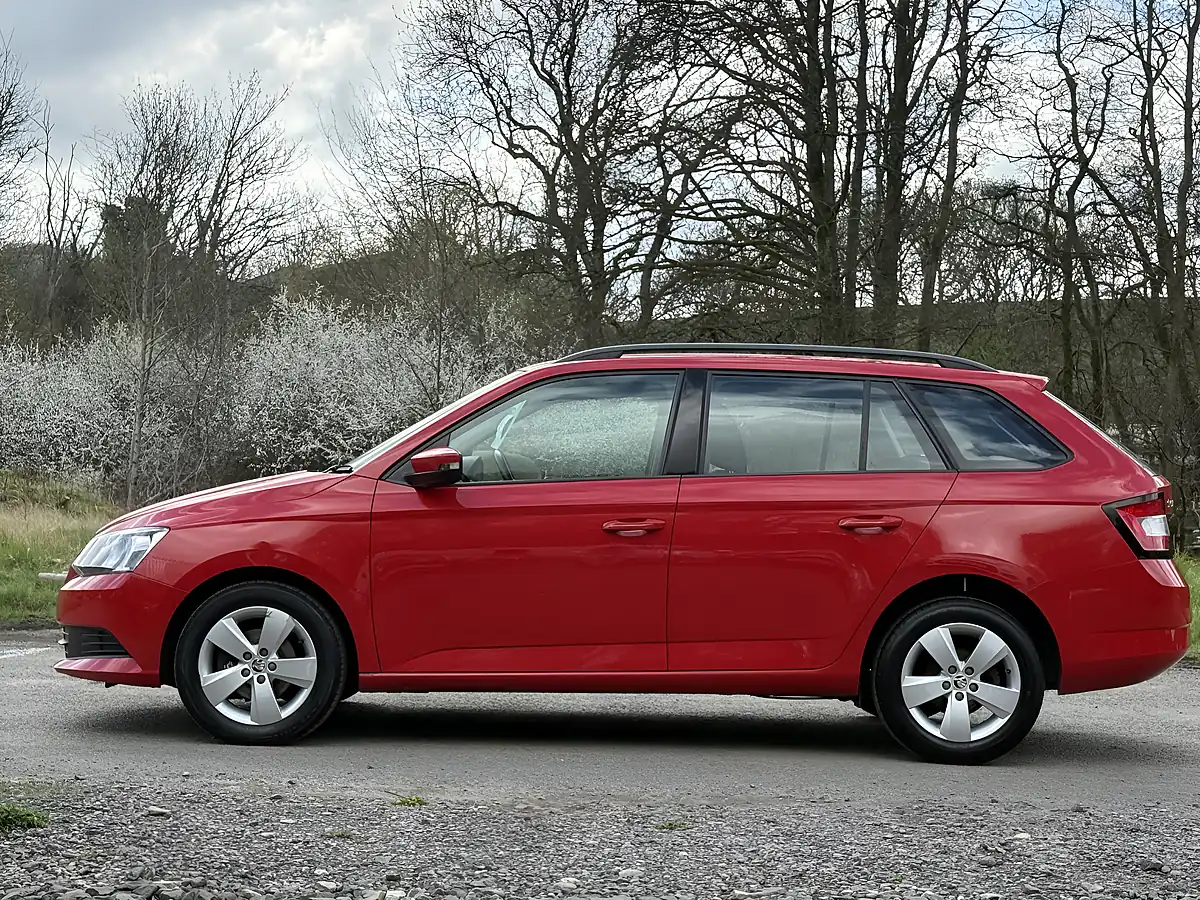 Used 2016 Skoda Fabia Se Red - Interior and Exterior details 9