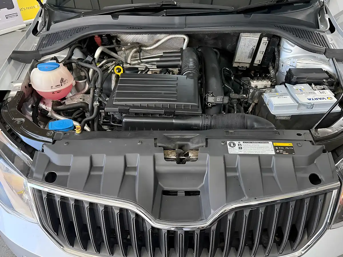 Used 2016 Skoda Fabia Se Silver - Interior and Exterior details 10