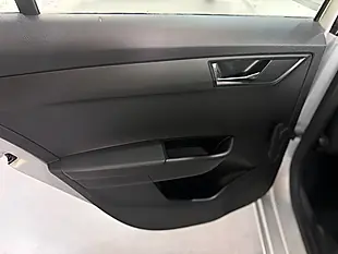 Used 2016 Skoda Fabia Se Silver - Interior and Exterior details 18