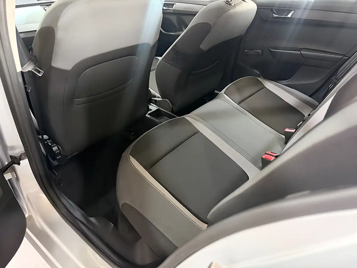 Used 2016 Skoda Fabia Se Silver - Interior and Exterior details 20