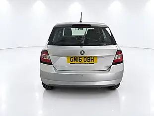 Used 2016 Skoda Fabia Se Silver - Interior and Exterior details 7