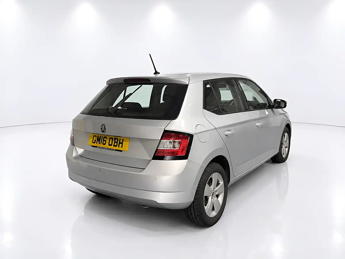 Used 2016 Skoda Fabia Se Silver - Interior and Exterior details 8