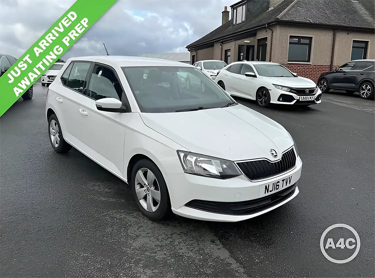 Used 2016 Skoda Fabia Se White - Front View