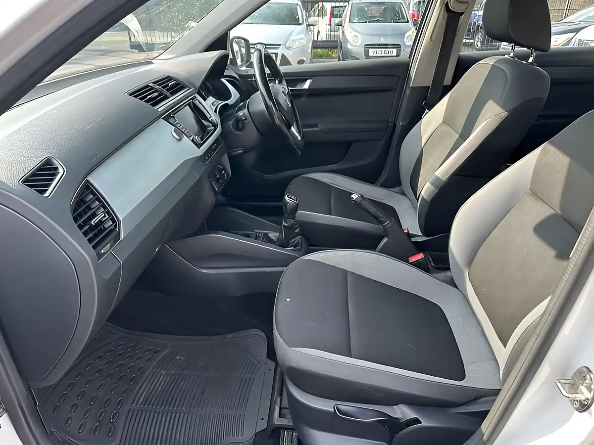 Used 2016 Skoda Fabia Se White - Interior and Exterior details 19
