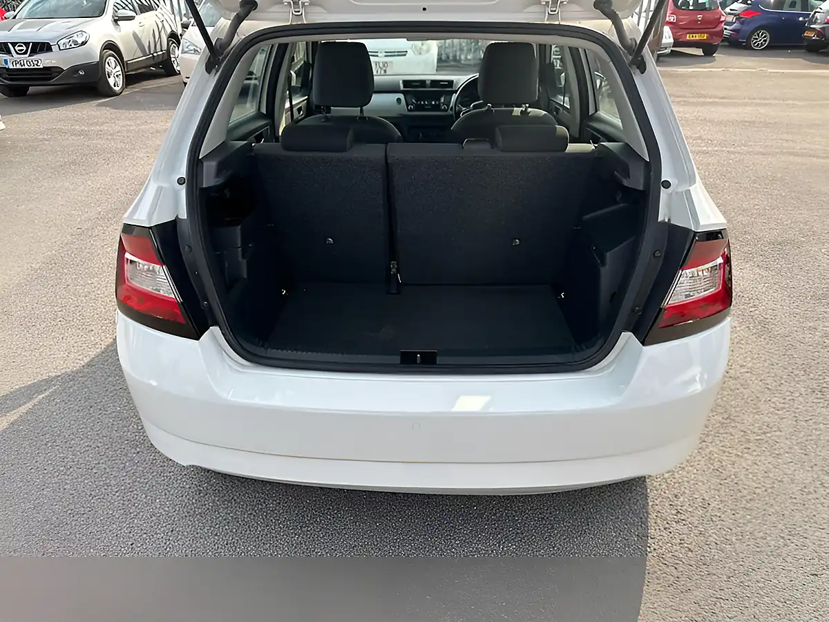 Used 2016 Skoda Fabia Se White - Interior and Exterior details 20