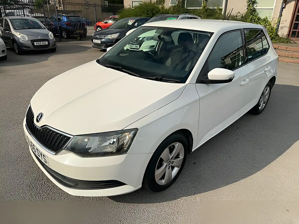 Used 2016 Skoda Fabia Se White - Interior and Exterior details 3
