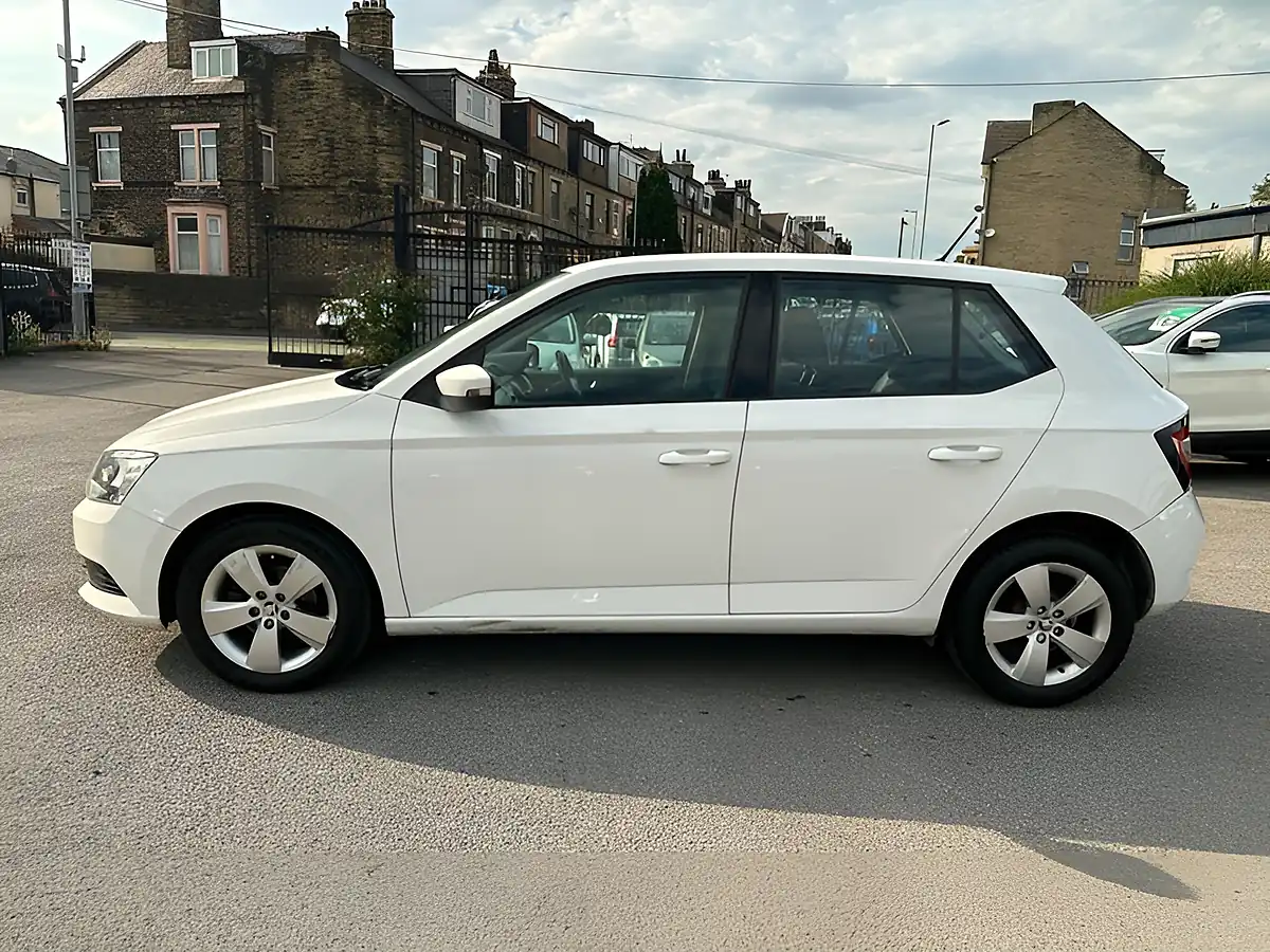 Used 2016 Skoda Fabia Se White - Interior and Exterior details 7