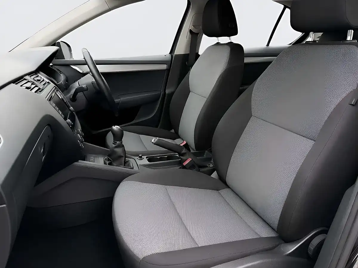 Used 2016 Skoda Octavia S Black - Interior and Exterior details 13
