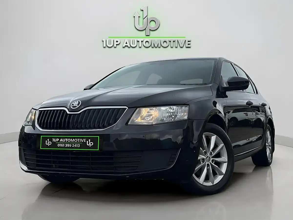 Used 2016 Skoda Octavia S Black - Interior and Exterior details 4