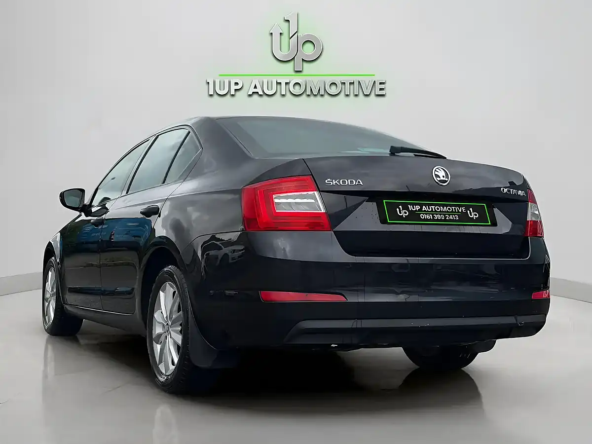Used 2016 Skoda Octavia S Black - Interior and Exterior details 5