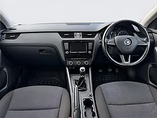 Used 2016 Skoda Octavia S Blue - Interior and Exterior details 12