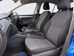 Used 2016 Skoda Octavia S Blue - Interior and Exterior details 13