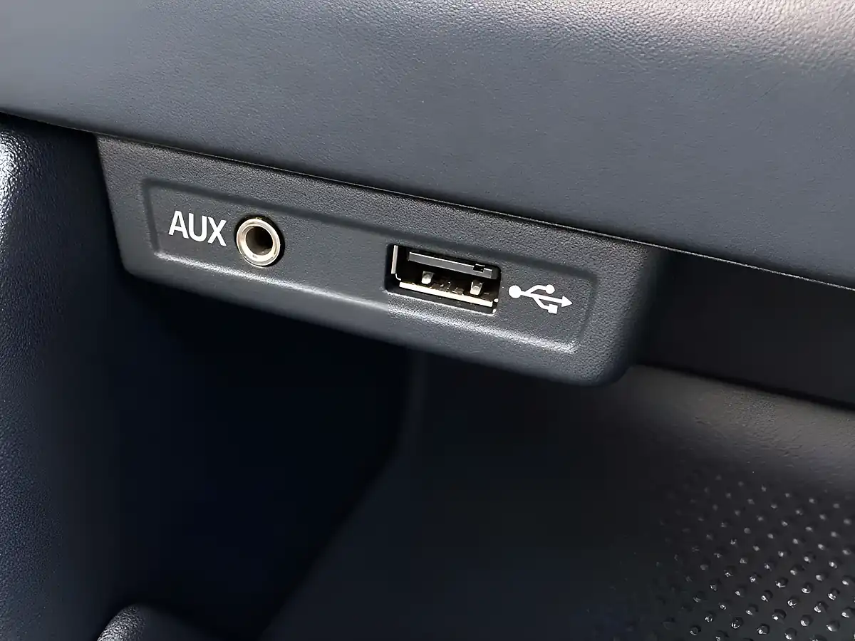 Used 2016 Skoda Octavia S Blue - Interior and Exterior details 17