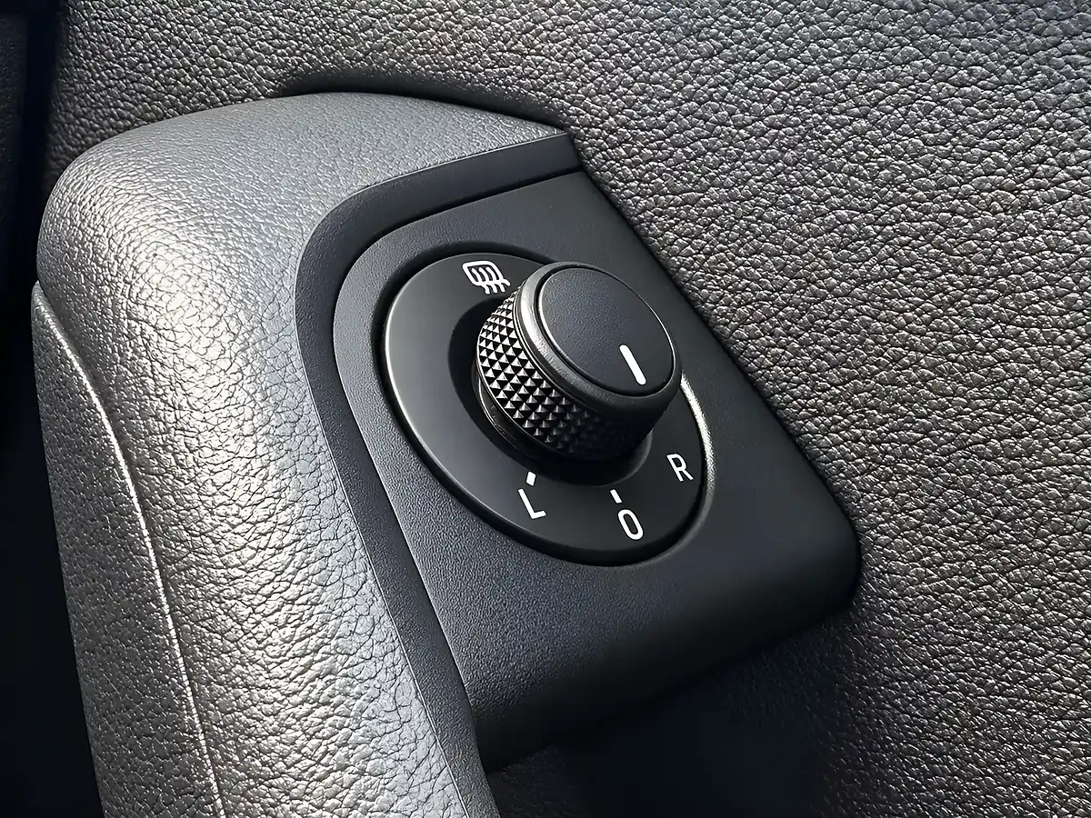 Used 2016 Skoda Octavia S Blue - Interior and Exterior details 19