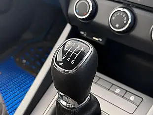 Used 2016 Skoda Octavia S Blue - Interior and Exterior details 20