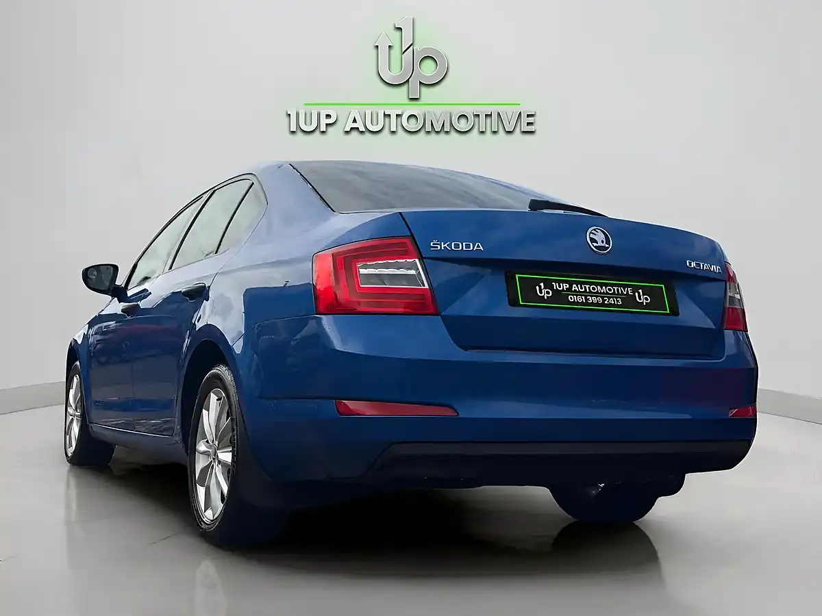 Used 2016 Skoda Octavia S Blue - Interior and Exterior details 5