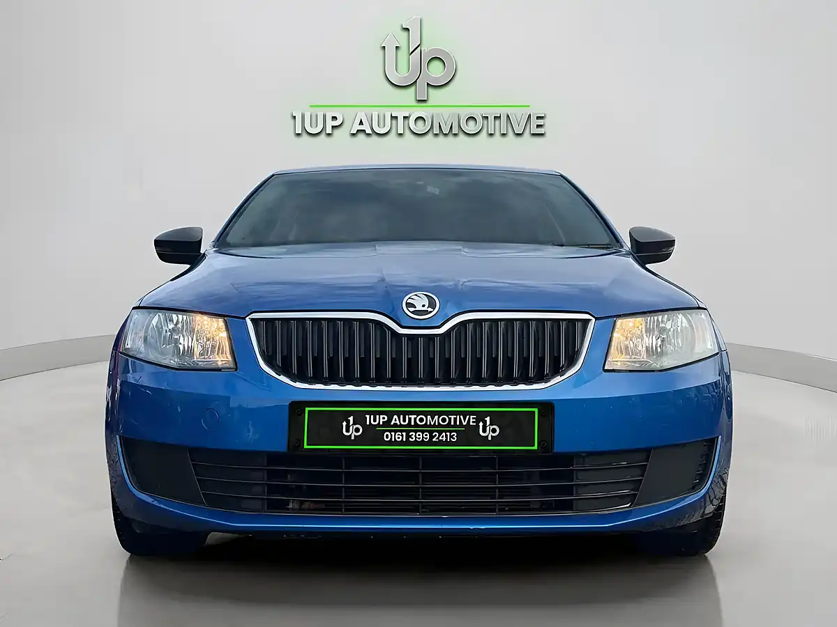 Used 2016 Skoda Octavia S Blue - Interior and Exterior details 6