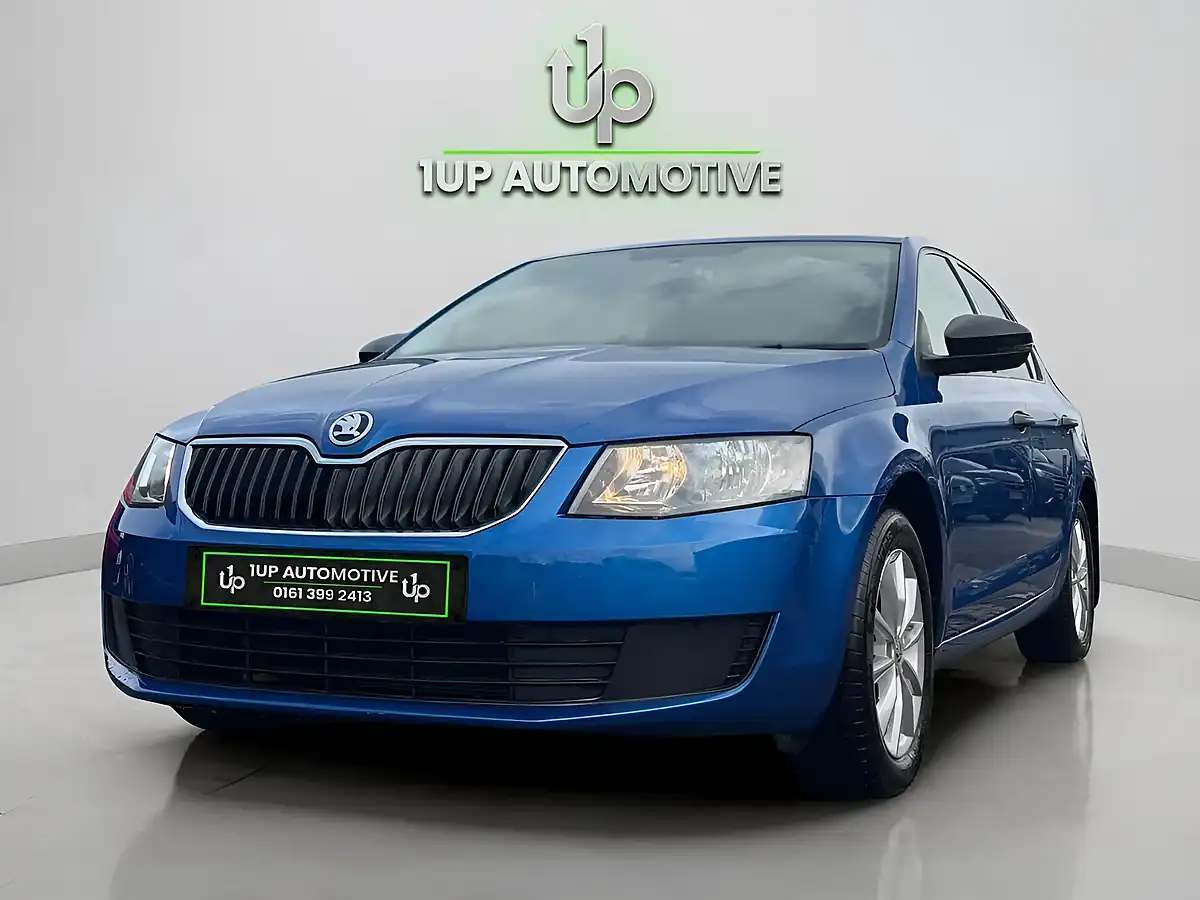 Used 2016 Skoda Octavia S Blue - Interior and Exterior details 7