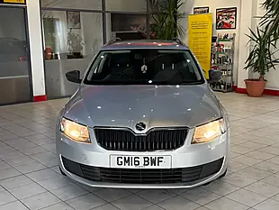 Used 2016 Skoda Octavia S Silver - Interior and Exterior details 4