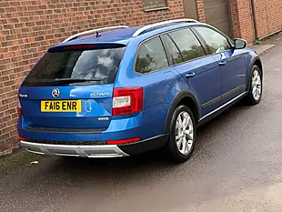 Used 2016 Skoda Octavia Scout Blue - Interior and Exterior details 4