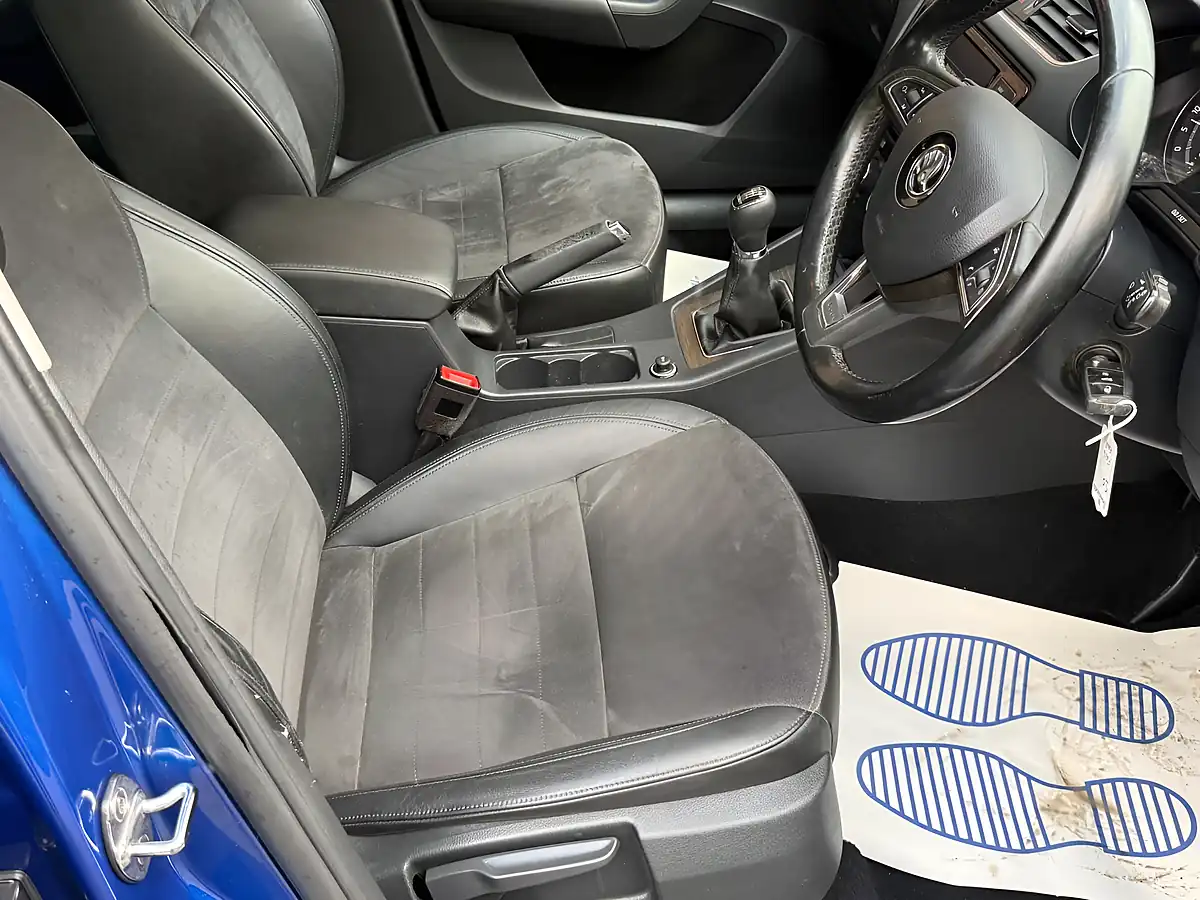 Used 2016 Skoda Octavia Scout Blue - Interior and Exterior details 7
