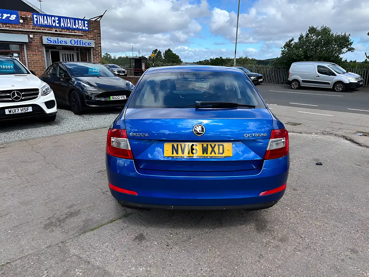 Used 2016 Skoda Octavia Se Blue - Interior and Exterior details 10